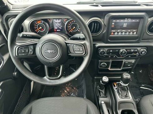 Used 2023 Jeep Gladiator Sport image 17