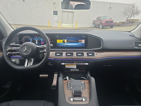 New 2026 Mercedes-Benz GLS 450 4MATIC image 12