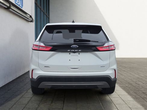 Certified 2023 Ford Edge SEL w/ Convenience Package image 4