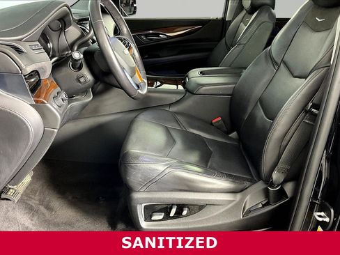 Used 2020 Cadillac Escalade Luxury AWD/4WD image 17