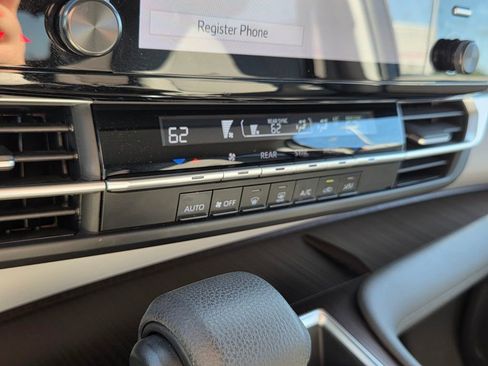 Certified 2023 Toyota Sienna LE image 20