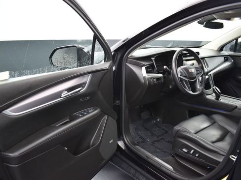 Used 2017 Cadillac XT5 Luxury image 8