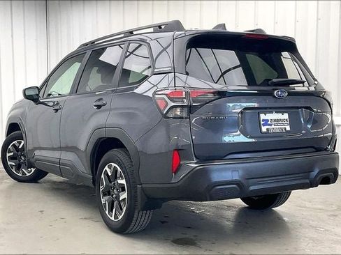 Used 2025 Subaru Forester Premium AWD/4WD image 11