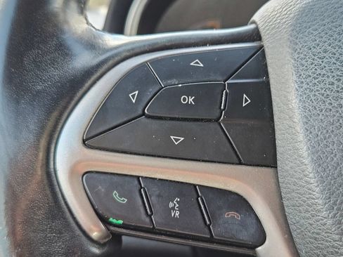 Used 2021 Jeep Grand Cherokee Laredo X RWD image 22