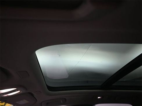 Certified 2023 Volvo XC60 B5 Ultimate image 19