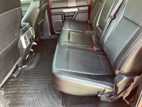 Used 2019 Ford F350 Lariat w/ Chrome Package image 23