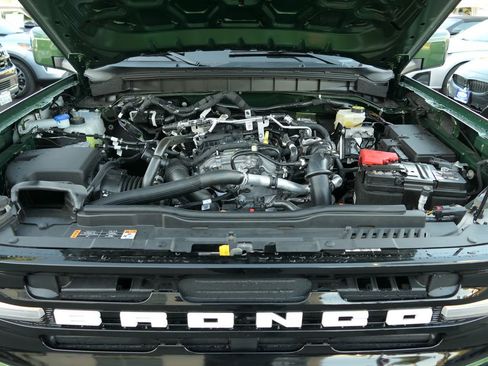 Used 2025 Ford Bronco Outer Banks image 30