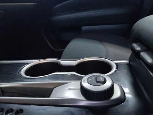 Used 2019 Nissan Pathfinder S image 26