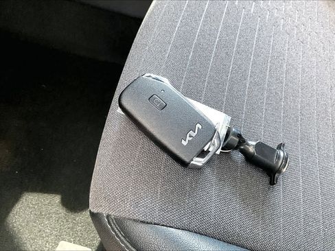 Used 2023 Kia Seltos S w/ Navigation Package FWD image 14