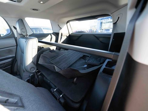 Used 2018 GMC Acadia SLT image 24