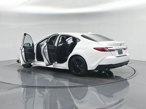 Used 2025 Toyota Camry SE FWD image 36