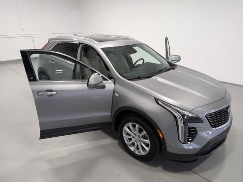 Used 2023 Cadillac XT4 Luxury w/ Cold Weather Package AWD/4WD image 16