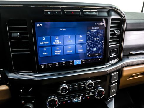 Used 2024 Ford F250 Lariat w/ Chrome Package image 21