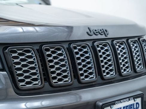 Used 2021 Jeep Grand Cherokee Laredo X AWD/4WD image 13
