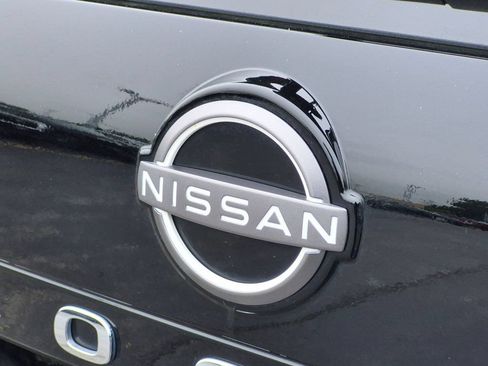 Used 2023 Nissan Rogue S AWD/4WD image 31