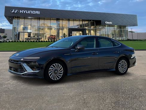 Certified 2025 Hyundai Sonata Limited image 2