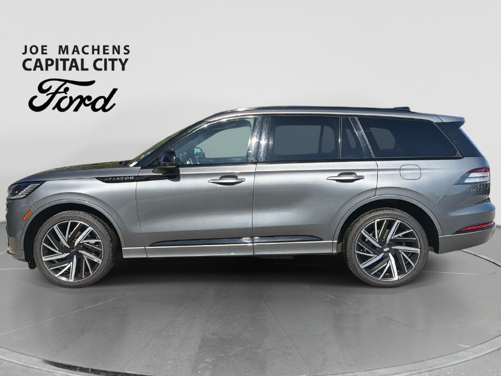 Used 2025 Lincoln Aviator Black Label w/ Jet Appearance Package AWD/4WD image 8