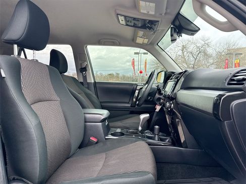 Used 2020 Toyota 4Runner TRD Off-Road image 31