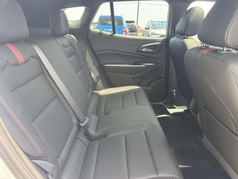 Used 2025 Chevrolet Trax RS w/ Sunroof Package FWD image 9
