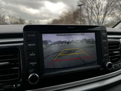 Used 2020 Kia Rio S image 37