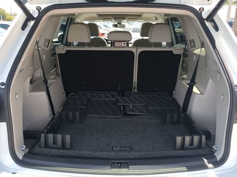 Used 2024 Volkswagen Atlas SEL Premium R-Line AWD/4WD image 9