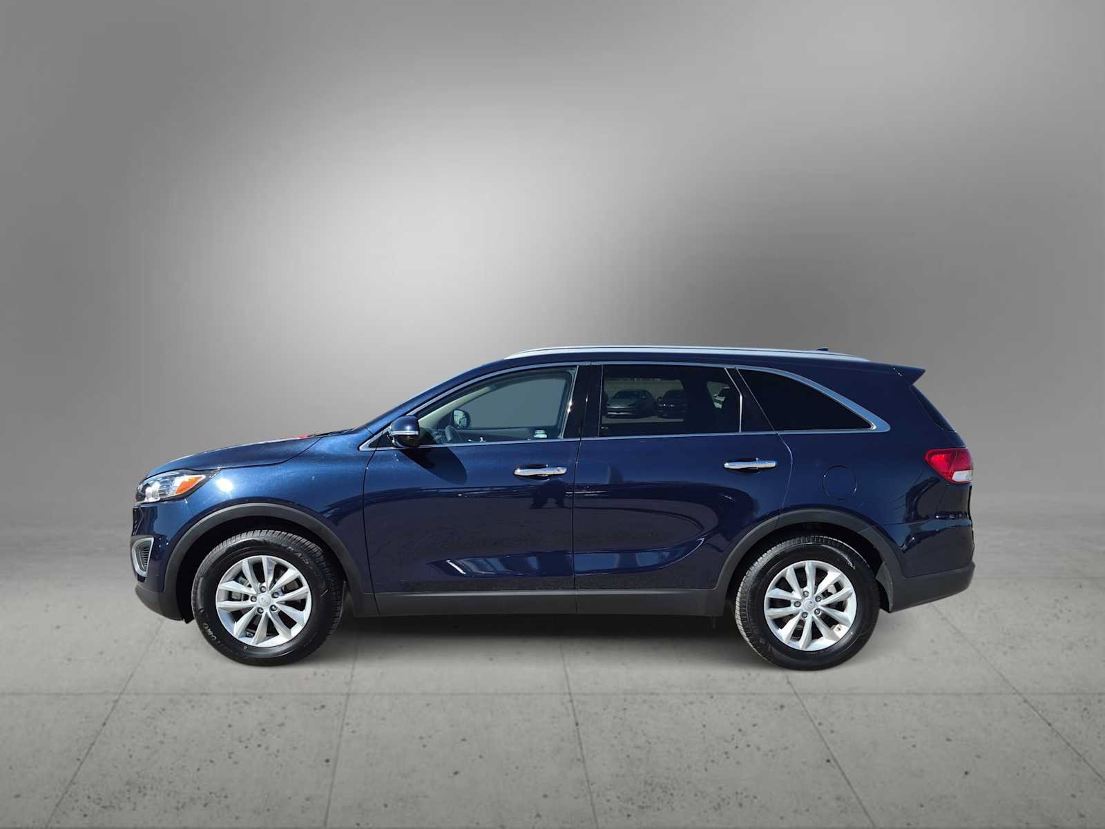 Used 2018 Kia Sorento FWD image 5