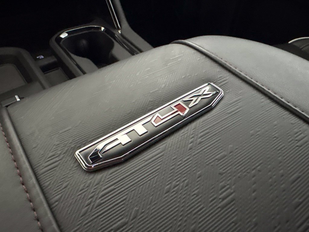 Used 2025 GMC Sierra 2500 AT4X AWD/4WD image 17