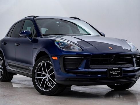 Certified 2025 Porsche Macan image 8