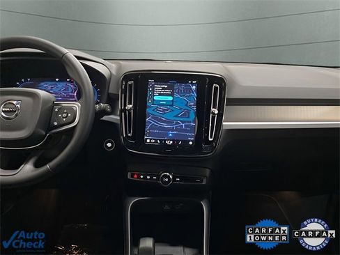 Used 2025 Volvo XC40 B5 Core image 14