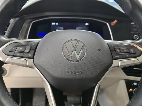 Certified 2023 Volkswagen Jetta SE w/ Panoramic Sunroof Package FWD image 13