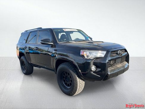 Certified 2024 Toyota 4Runner TRD Off-Road Premium w/ Moonroof Package AWD/4WD image 9