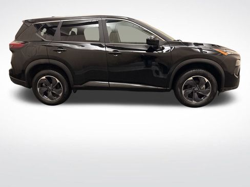 Used 2024 Nissan Rogue SV image 4