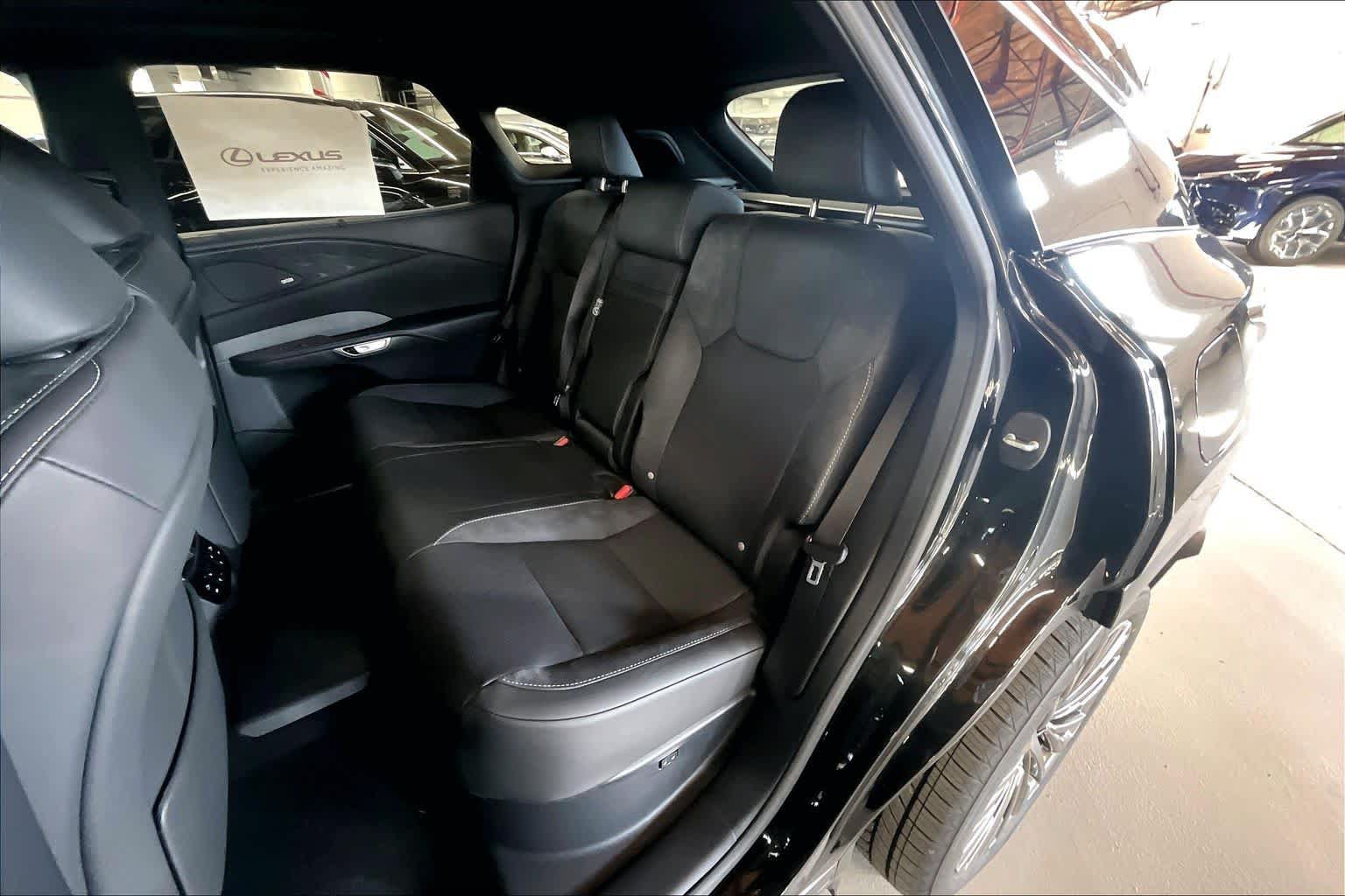 New 2026 Lexus RX 450h AWD image 10