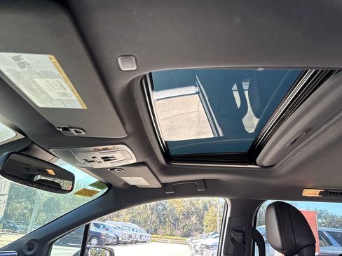 Used 2024 Toyota Sienna XSE image 8