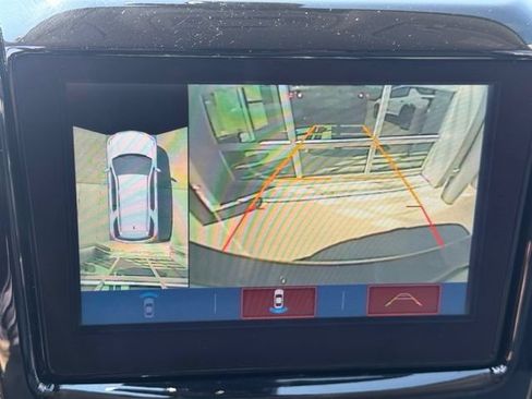 Used 2019 Chevrolet Traverse LT w/ LT Premium Package AWD/4WD image 4