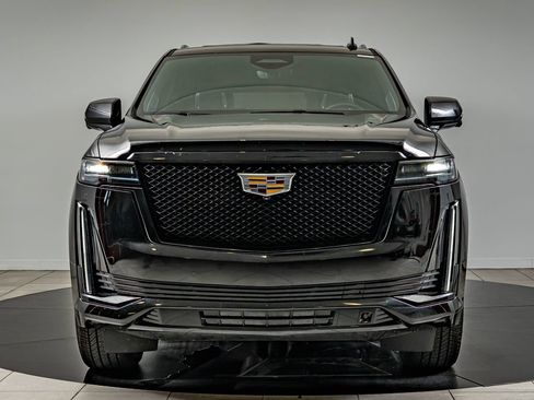 Used 2024 Cadillac Escalade Sport Platinum w/ Heavy-Duty Trailer Package AWD/4WD image 2
