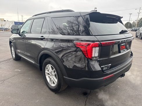 Certified 2025 Ford Explorer Active image 3