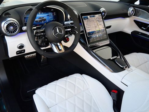 Used 2024 Mercedes-Benz AMG GT 63 image 19