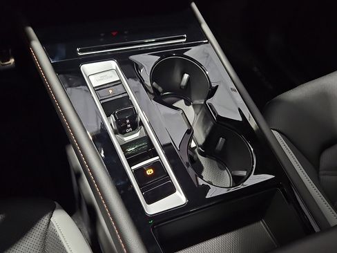 New 2026 Volkswagen Atlas Peak Edition AWD/4WD image 17