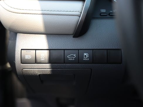 Used 2020 Toyota Camry LE FWD image 45