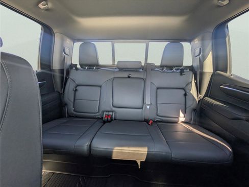 Used 2024 Chevrolet Silverado 1500 LT image 16