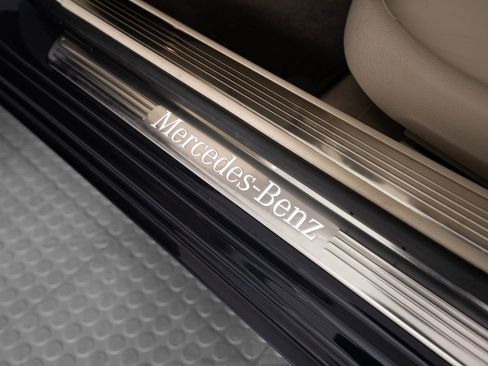 Used 2018 Mercedes-Benz S 560 Sedan image 21