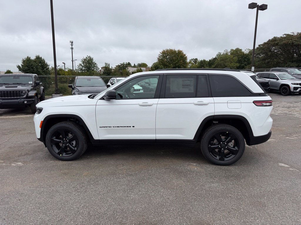 New 2027 Jeep Grand Cherokee Limited AWD/4WD image 9