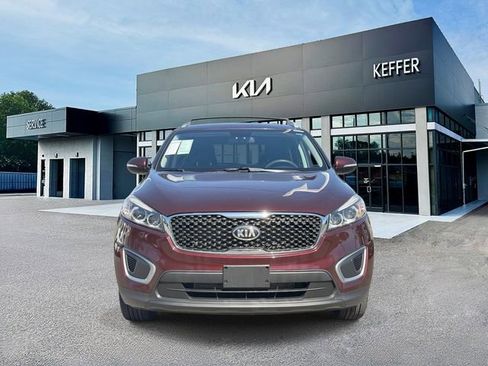 Certified 2017 Kia Sorento LX image 3