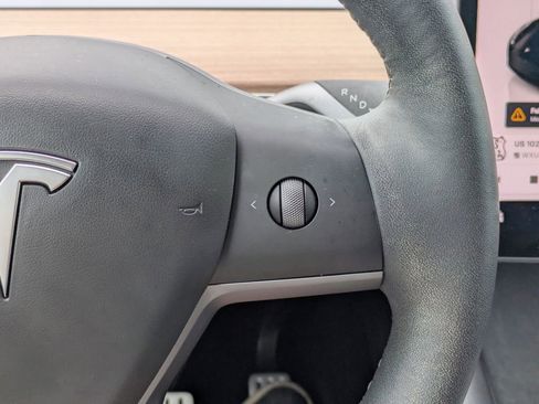 Used 2024 Tesla Model Y Performance image 20