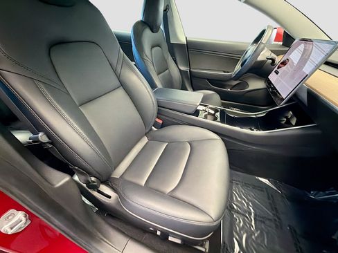 Used 2019 Tesla Model 3 Performance image 15