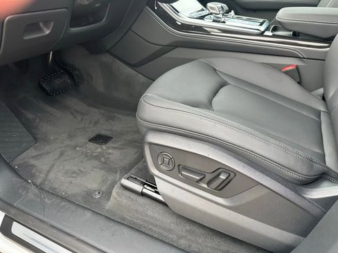 New 2025 Audi Q8 Premium Plus image 12