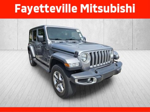 Used 2018 Jeep Wrangler Unlimited Sahara AWD/4WD image 2