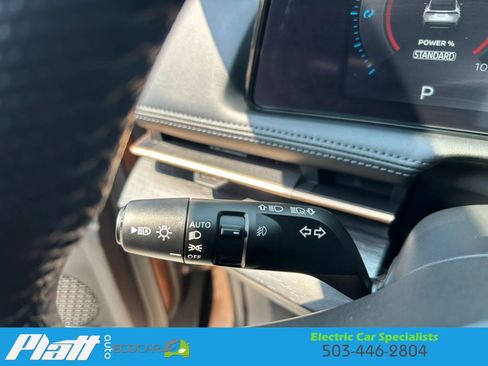 Used 2023 Nissan Ariya FWD image 24