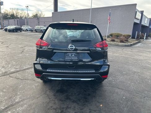 Used 2018 Nissan Rogue S image 4
